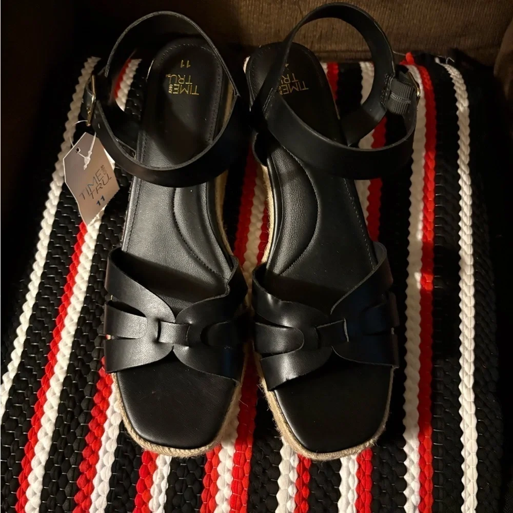 Time and Tru ▪️these sandals